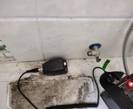 西陵屋顶漏水维修公司分享下卫生间漏水的危害及解决方法